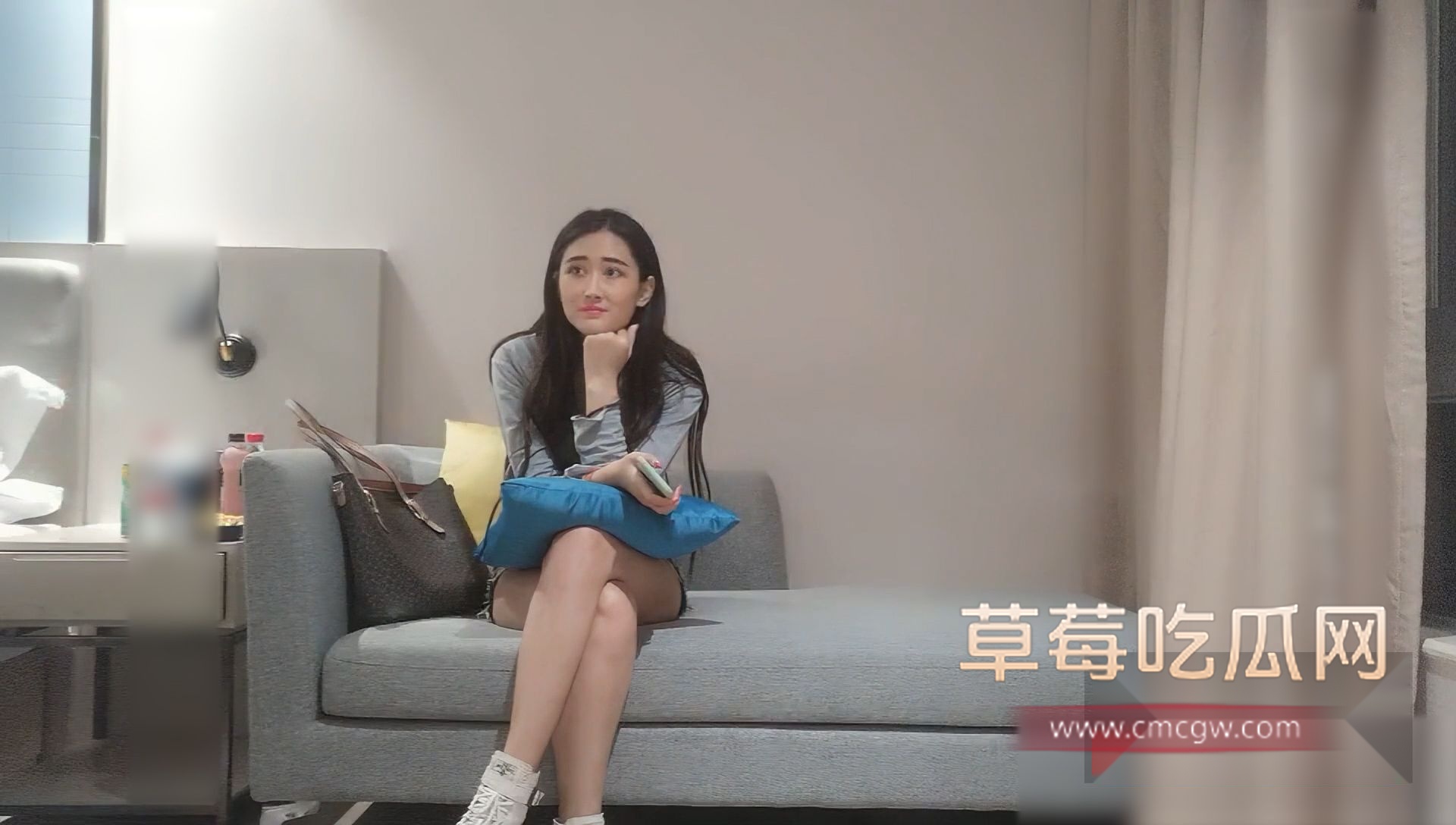 太子探花带着好兄弟3P高端外围1 太子探花带着好兄弟3P高端外围1