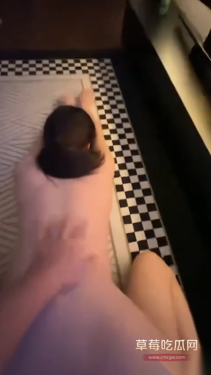 重庆市西西里台球俱乐部上架超绝1380观影两小时套餐 绝美女大在线三陪 陪聊陪玩陪啪啪 跪地服务金主! 9 重庆市西西里台球俱乐部上架超绝1380观影两小时套餐 绝美女大在线三陪 陪聊陪玩陪啪啪 跪地服务金主! 9