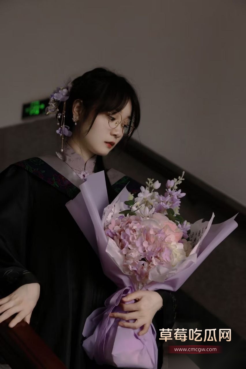 河北邢台气质小美女赵欣阳被渣男故意接近调教 本文静内向的她被渣男带坏床上反差撅屁股求插！ 3