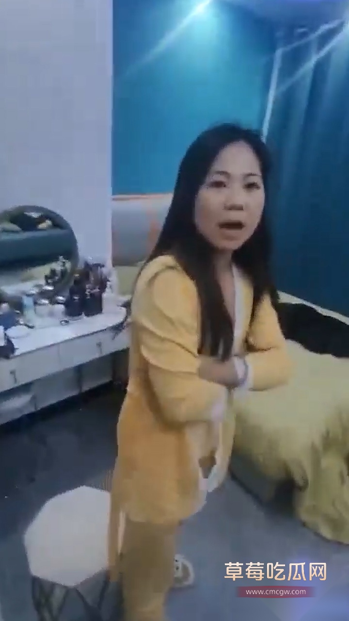 朋友妻特好骑 小伙与好兄弟的老婆上床被当场捉奸 暴怒原配老公狂扇男子耳光 大喊我拿你当兄弟 你搞我老婆！ 4