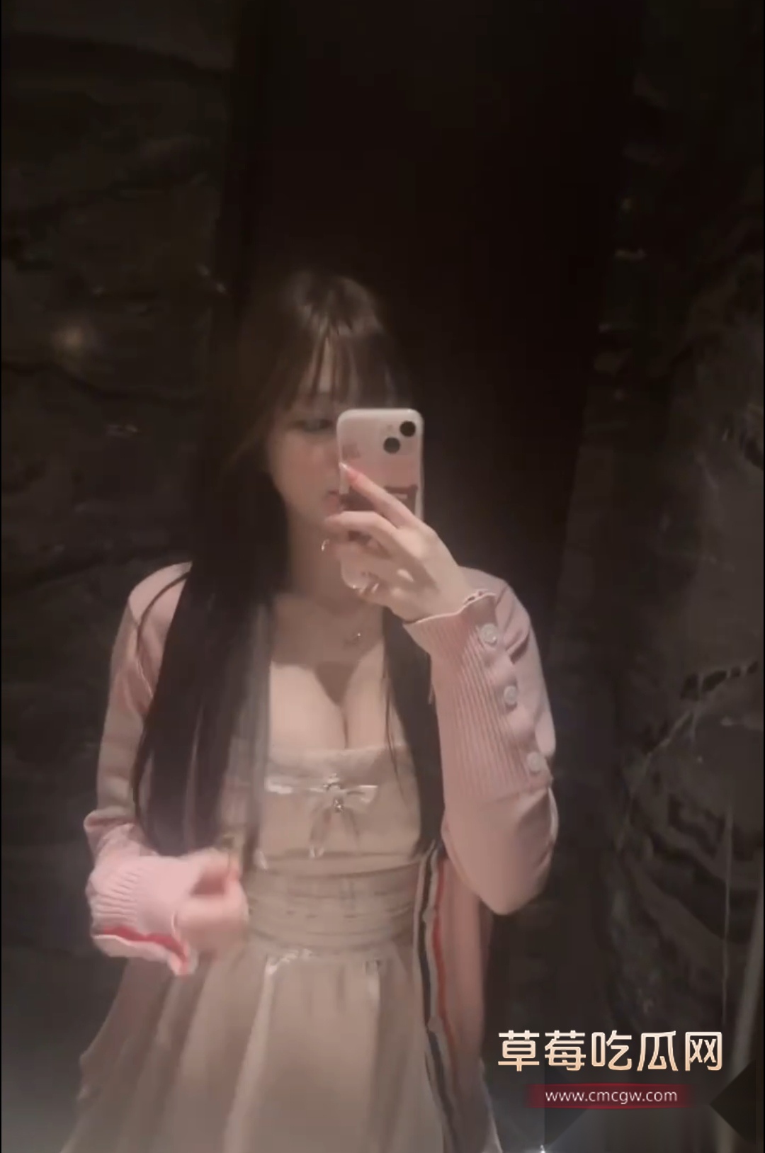 广州长相清纯的带货主播 郑宝宇 19