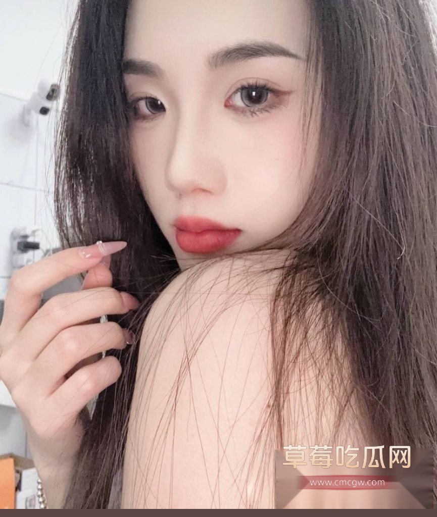 性感台球教练李宇萱这骚货深夜偷偷接客赚外快!紧身短裙黑丝裹翘臀,H杯巨乳晃荡球台上,她跪地深喉客人巨屌,舌尖生猛打螺旋狂舔马眼,螺旋状游走敏感冠沟,口水拉丝滴到台球上。 3 性感台球教练李宇萱这骚货深夜偷偷接客赚外快!紧身短裙黑丝裹翘臀,H杯巨乳晃荡球台上,她跪地深喉客人巨屌,舌尖生猛打螺旋狂舔马眼,螺旋状游走敏感冠沟,口水拉丝滴到台球上。 3