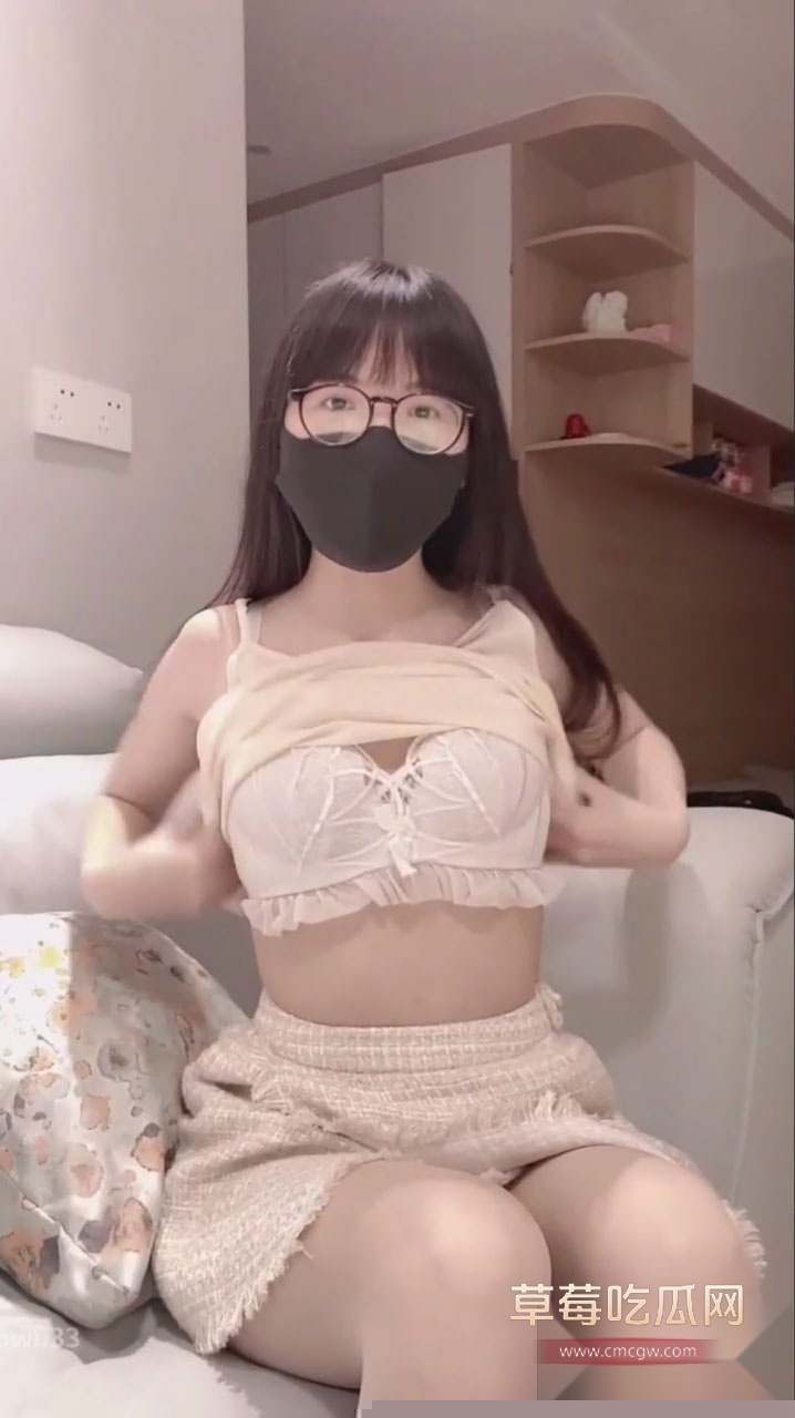女老师课后被学生掐脖深喉 4