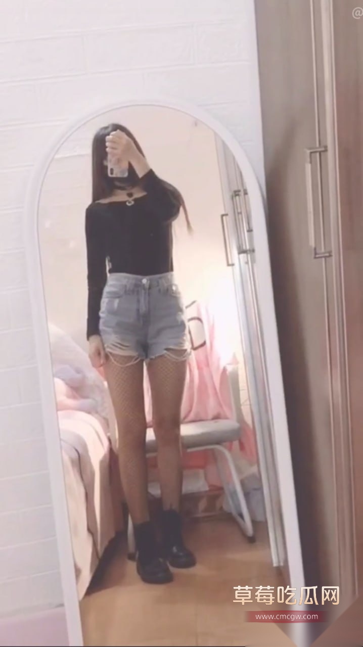 女老师课后被学生掐脖深喉 6