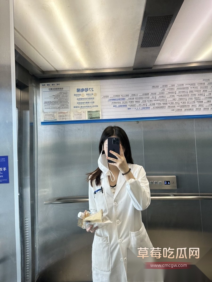 湖南省人民医院曾琦医生出轨后续 美艳眼科主任曾琦偷情有妇之夫副院长祖雄兵 二人大搞权色交易 床上刺激3p! 7 湖南省人民医院曾琦医生出轨后续 美艳眼科主任曾琦偷情有妇之夫副院长祖雄兵 二人大搞权色交易 床上刺激3p! 7