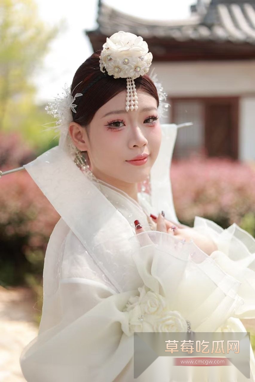 松原职业技术学院嫩妹王若冰背着男朋友出来接活被抓 06年嫩B八百一次随便玩 自称家里人不给生活费没办法! 3 松原职业技术学院嫩妹王若冰背着男朋友出来接活被抓 06年嫩B八百一次随便玩 自称家里人不给生活费没办法! 3