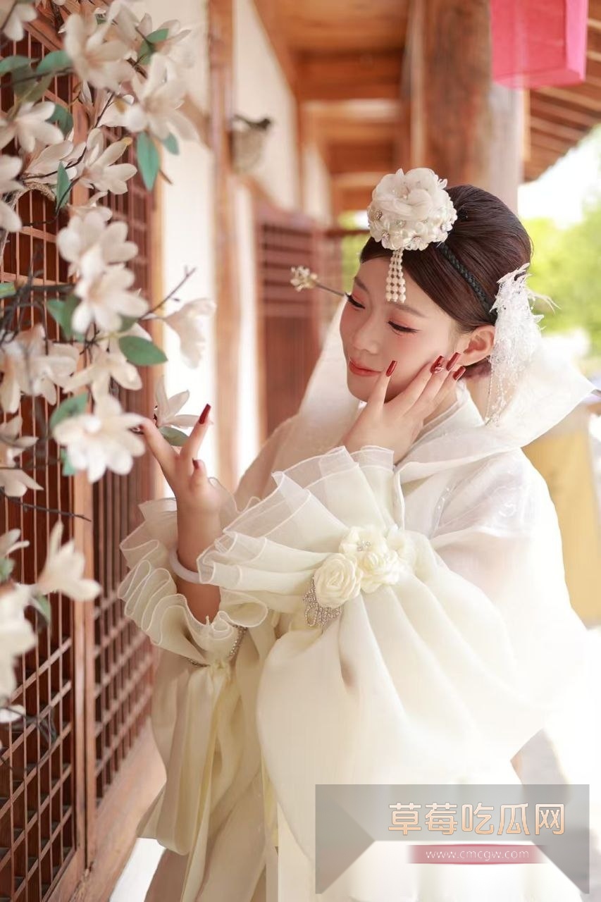 松原职业技术学院嫩妹王若冰背着男朋友出来接活被抓 06年嫩B八百一次随便玩 自称家里人不给生活费没办法! 4 松原职业技术学院嫩妹王若冰背着男朋友出来接活被抓 06年嫩B八百一次随便玩 自称家里人不给生活费没办法! 4