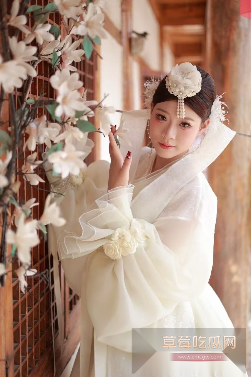 松原职业技术学院嫩妹王若冰背着男朋友出来接活被抓 06年嫩B八百一次随便玩 自称家里人不给生活费没办法! 5 松原职业技术学院嫩妹王若冰背着男朋友出来接活被抓 06年嫩B八百一次随便玩 自称家里人不给生活费没办法! 5