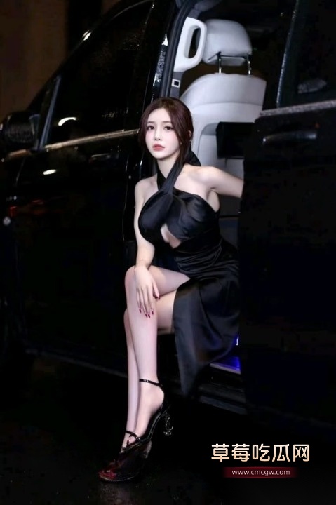 抖音64万粉丝网红 王雅姗是我 土豪私人定制福利流出 巨乳女神戴肛塞跪趴捏奶自慰 爽的啊啊叫！ 2