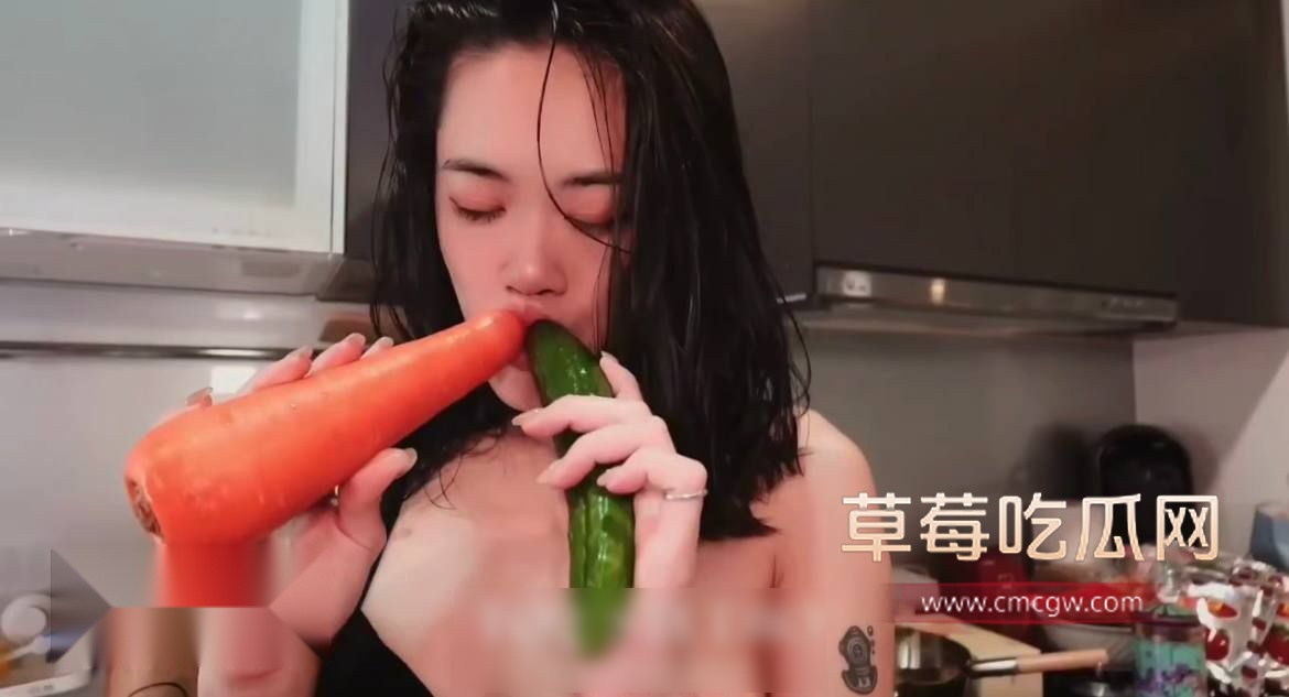 推特福利姬Muna厨房激情自慰福利5 推特福利姬Muna厨房激情自慰福利5