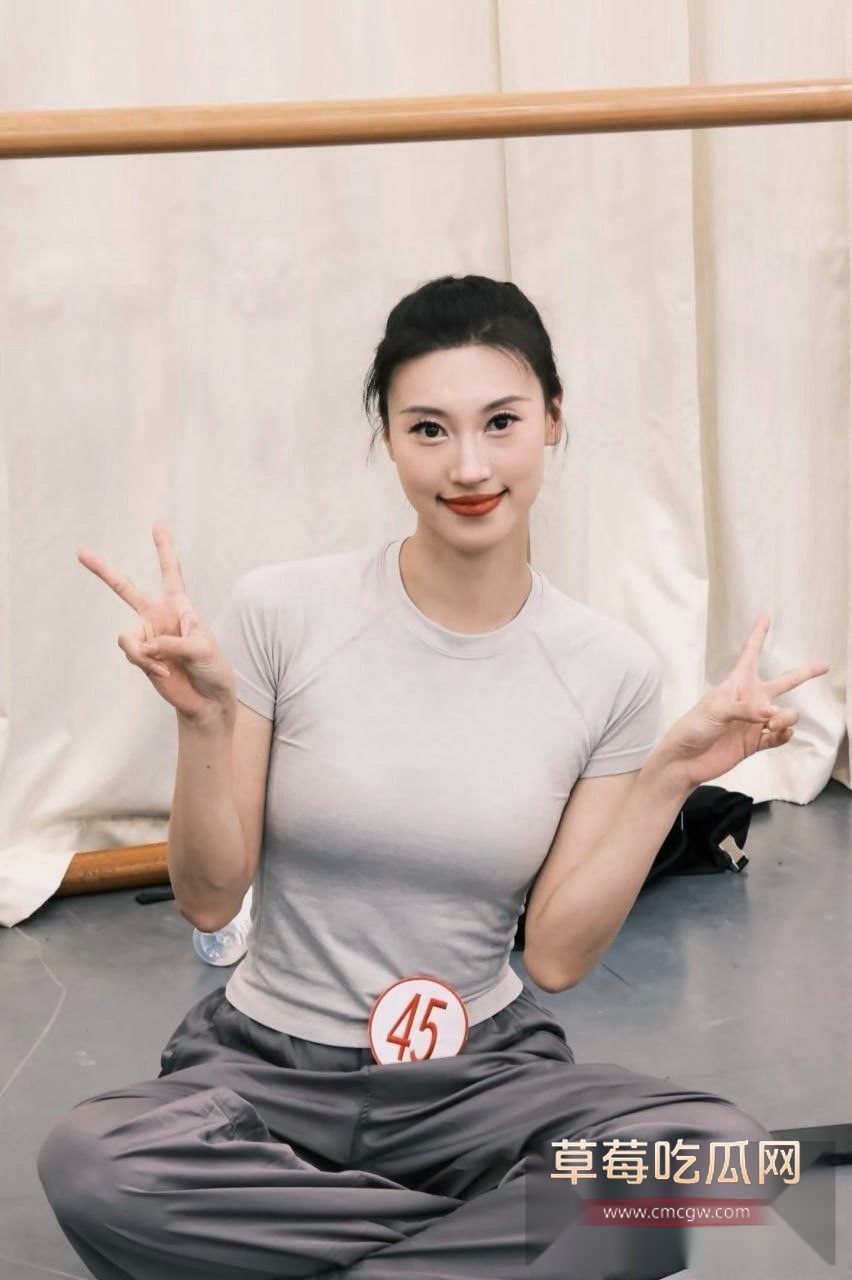 东方演艺集团艺术演员王姝蒙 8