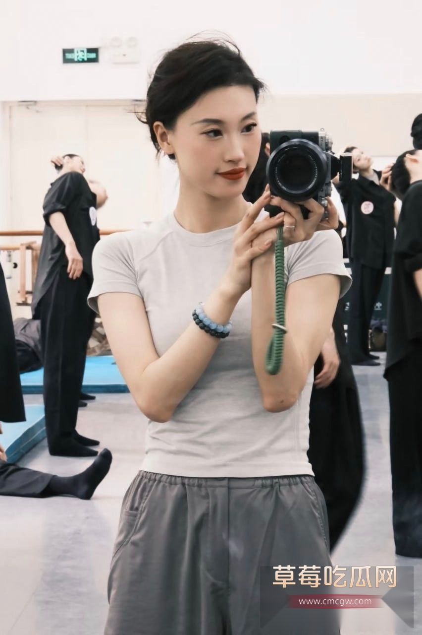 东方演艺集团艺术演员王姝蒙 10