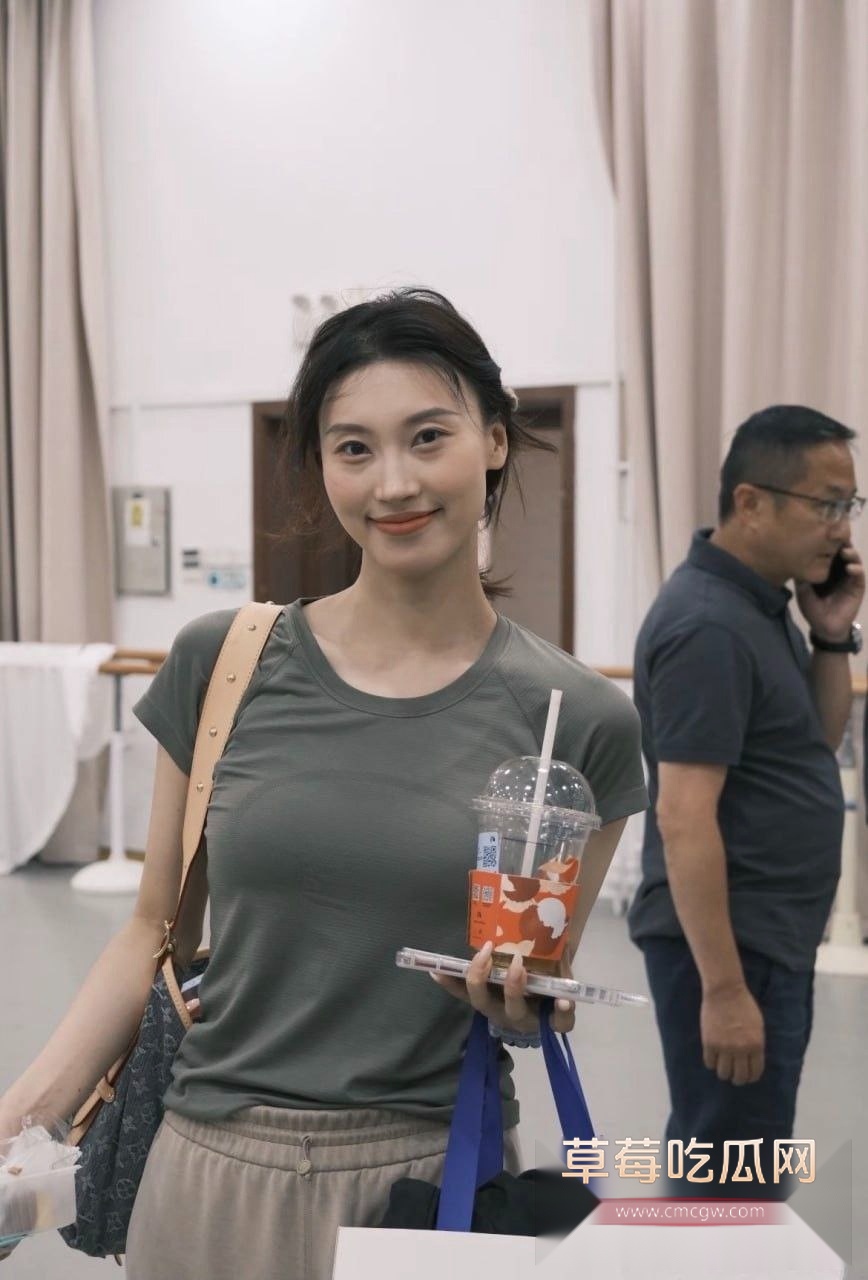 东方演艺集团艺术演员王姝蒙 11