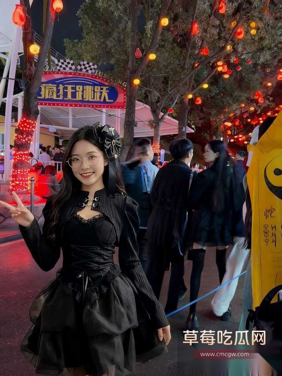 极品清纯眼镜母狗颜思妤 4