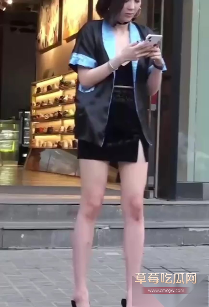 极品少妇真空短裙恨天高 1