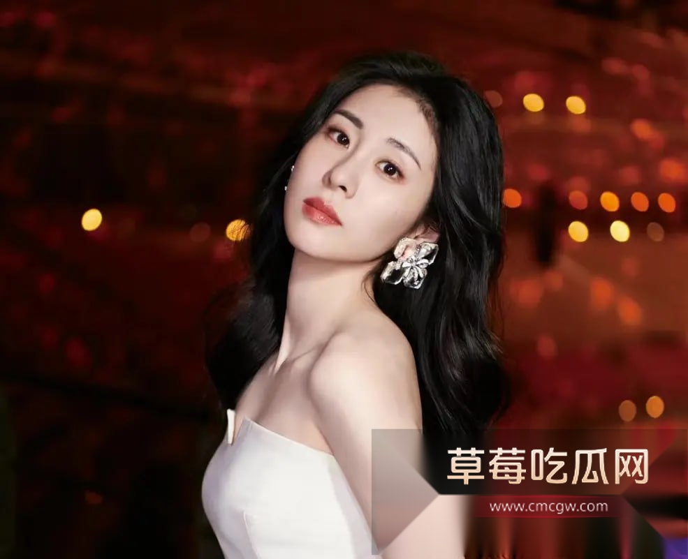 娱乐圈惊天黑料 国民女星张碧晨与黄毛男郑子豪激情床戏舔逼视频曝光 华晨宇的孩他娘开启床上母狗模式！ 2