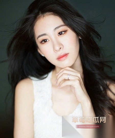 娱乐圈惊天黑料 国民女星张碧晨与黄毛男郑子豪激情床戏舔逼视频曝光 华晨宇的孩他娘开启床上母狗模式！ 5