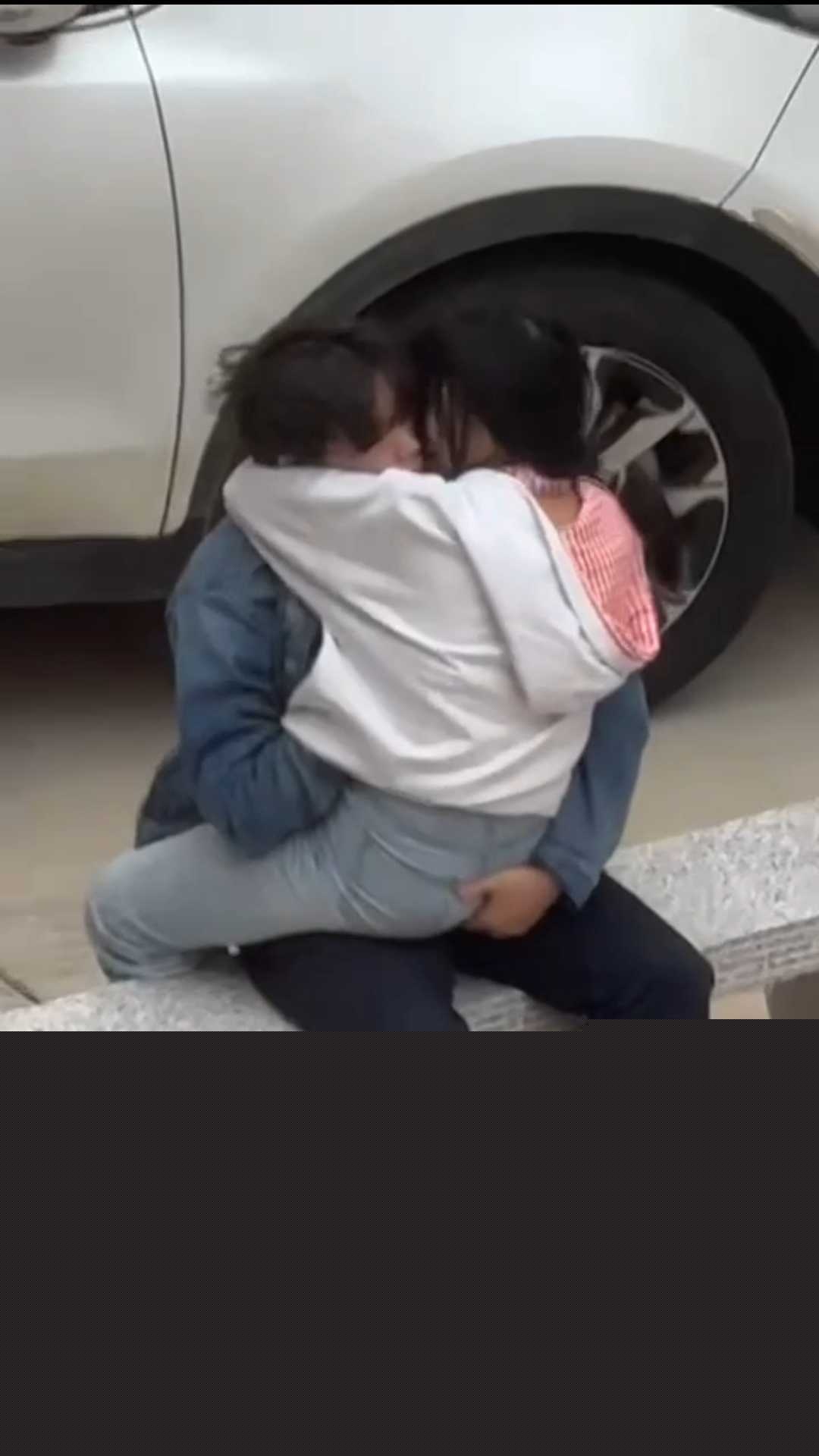 海洋学院情侣石凳事件 2 海洋学院情侣石凳事件 2