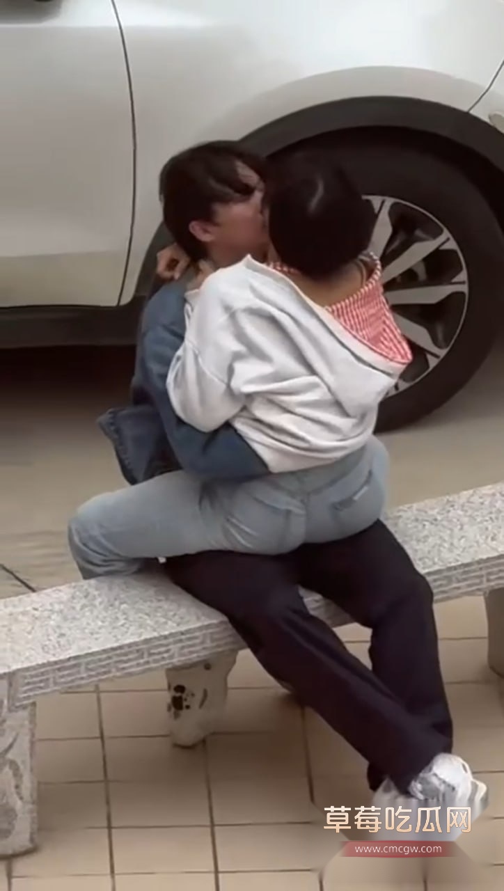 海洋学院情侣石凳事件 10 海洋学院情侣石凳事件 10