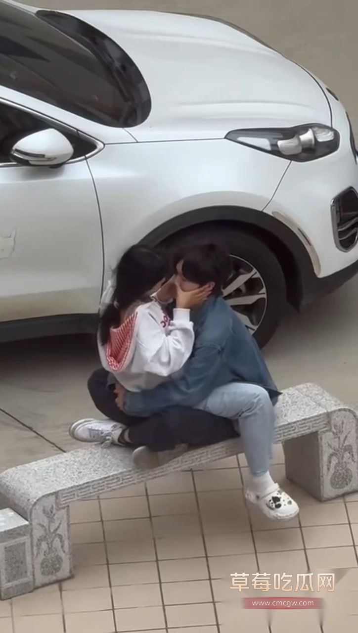 海洋学院情侣石凳事件 11 海洋学院情侣石凳事件 11