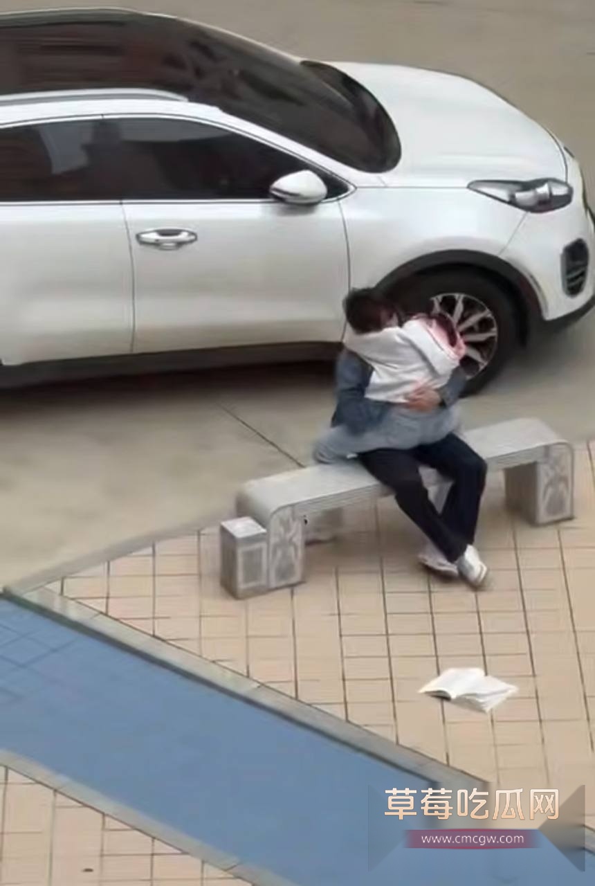 海洋学院情侣石凳事件 14 海洋学院情侣石凳事件 14