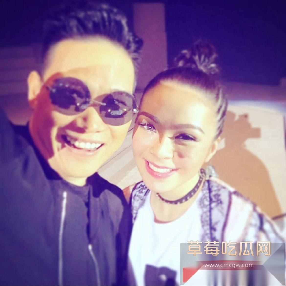 香港男歌手苏永康被曝出轨嫩妹女演员邓丽欣 狗仔偷拍下二人床上激情视频 网友辣评 现任老婆就是小三上位 不足为奇！ 13