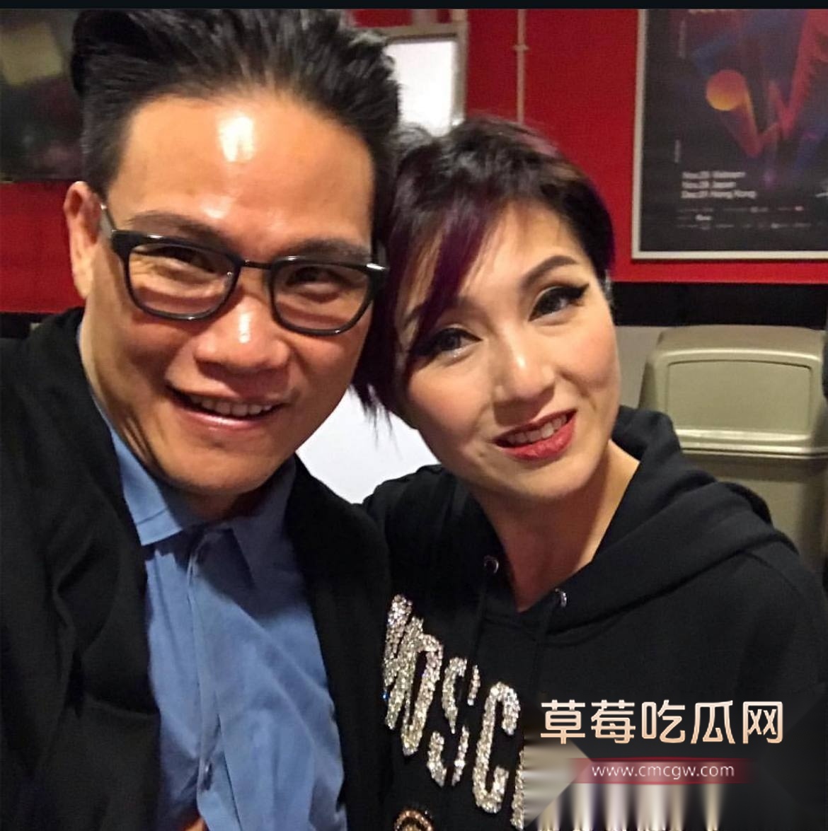 香港男歌手苏永康被曝出轨嫩妹女演员邓丽欣 狗仔偷拍下二人床上激情视频 网友辣评 现任老婆就是小三上位 不足为奇！ 15