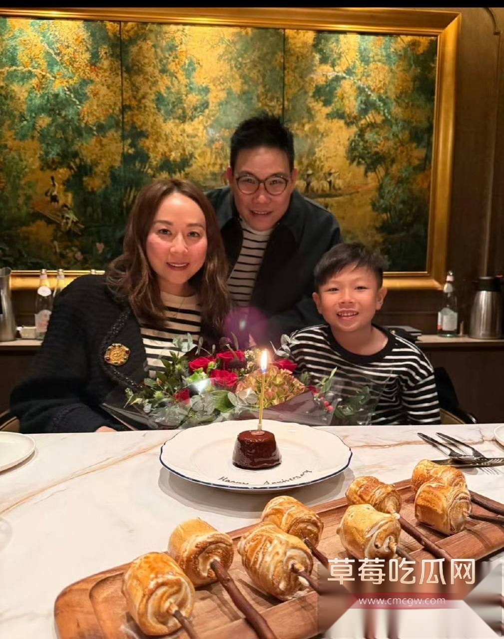 香港男歌手苏永康被曝出轨嫩妹女演员邓丽欣 狗仔偷拍下二人床上激情视频 网友辣评 现任老婆就是小三上位 不足为奇！ 24