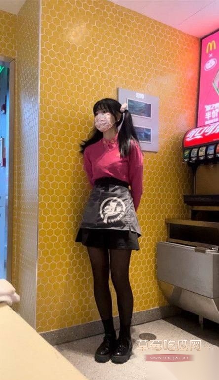 超嫩兼职麦当劳店员妹惨遭推特大神蓄意玩弄调教并偷拍 可惜这大神屌功不行 插几次插不进去! 2 超嫩兼职麦当劳店员妹惨遭推特大神蓄意玩弄调教并偷拍 可惜这大神屌功不行 插几次插不进去! 2