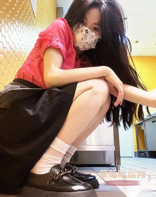 超嫩兼职麦当劳店员妹惨遭推特大神蓄意玩弄调教并偷拍 可惜这大神屌功不行 插几次插不进去! 9 超嫩兼职麦当劳店员妹惨遭推特大神蓄意玩弄调教并偷拍 可惜这大神屌功不行 插几次插不进去! 9