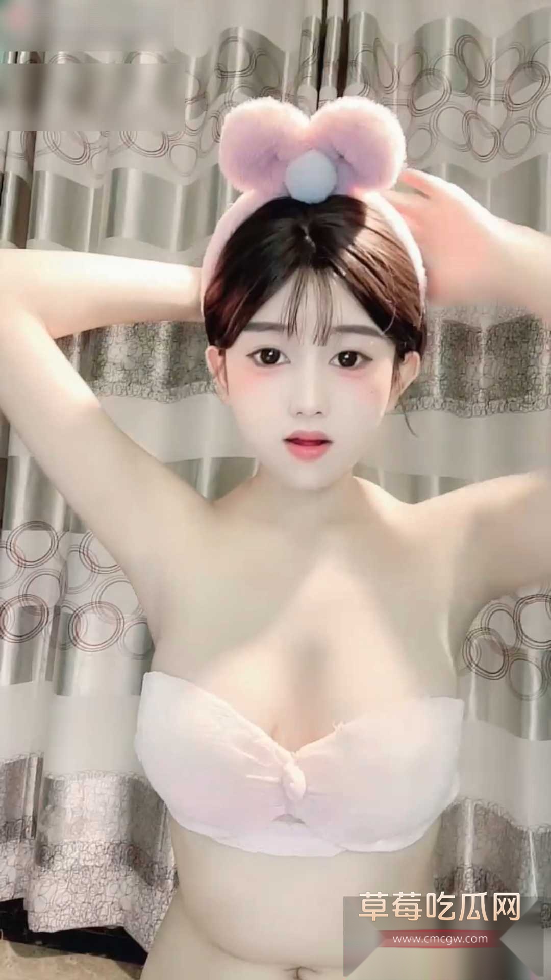 昆明巨乳高颜主播大尺度直播 6