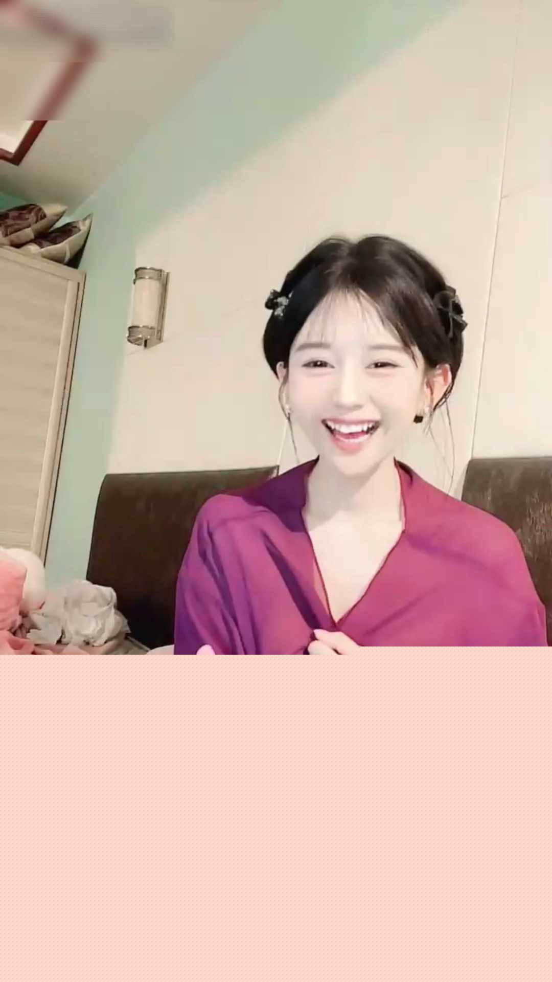 昆明巨乳高颜主播大尺度直播 8