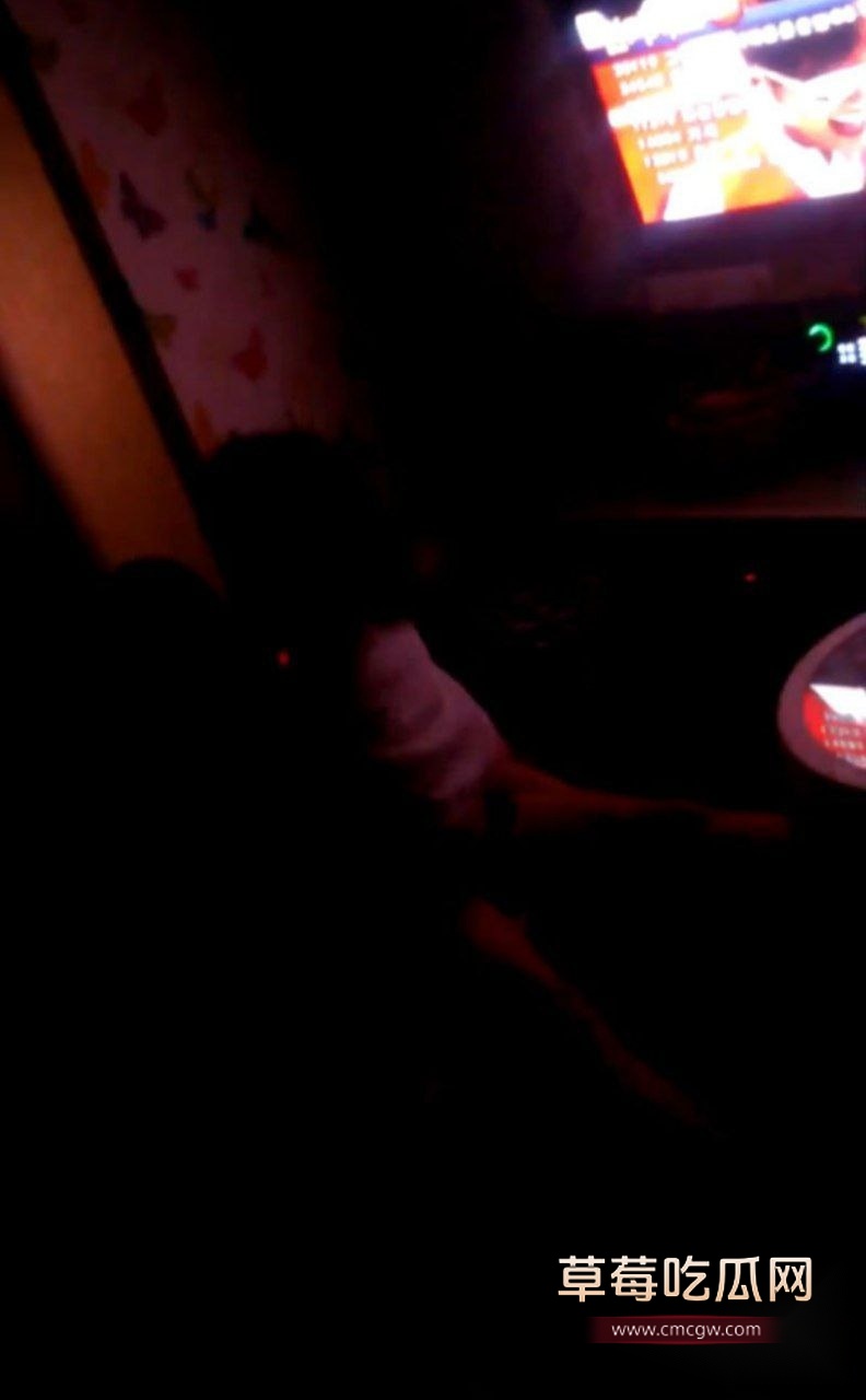 女孩跨坐骑乘 1 女孩跨坐骑乘 1