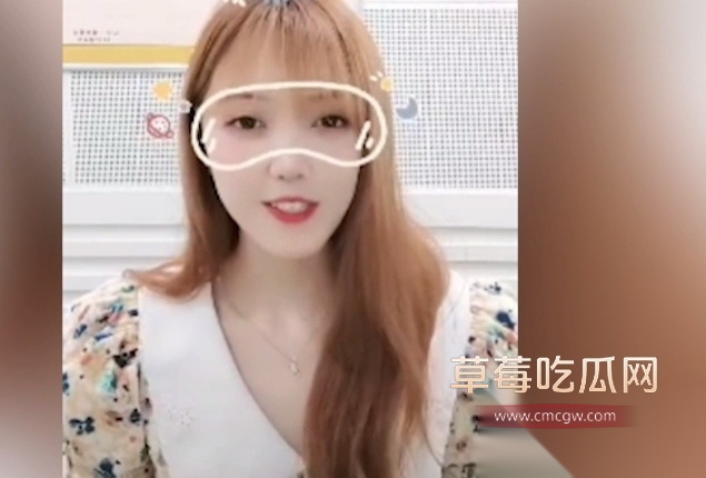 辽宁广播电视台美女主持晚晚 电视上青春淑女的她被曝私下给帅气男粉丝发大尺度自拍照 濒临塌房！ 4