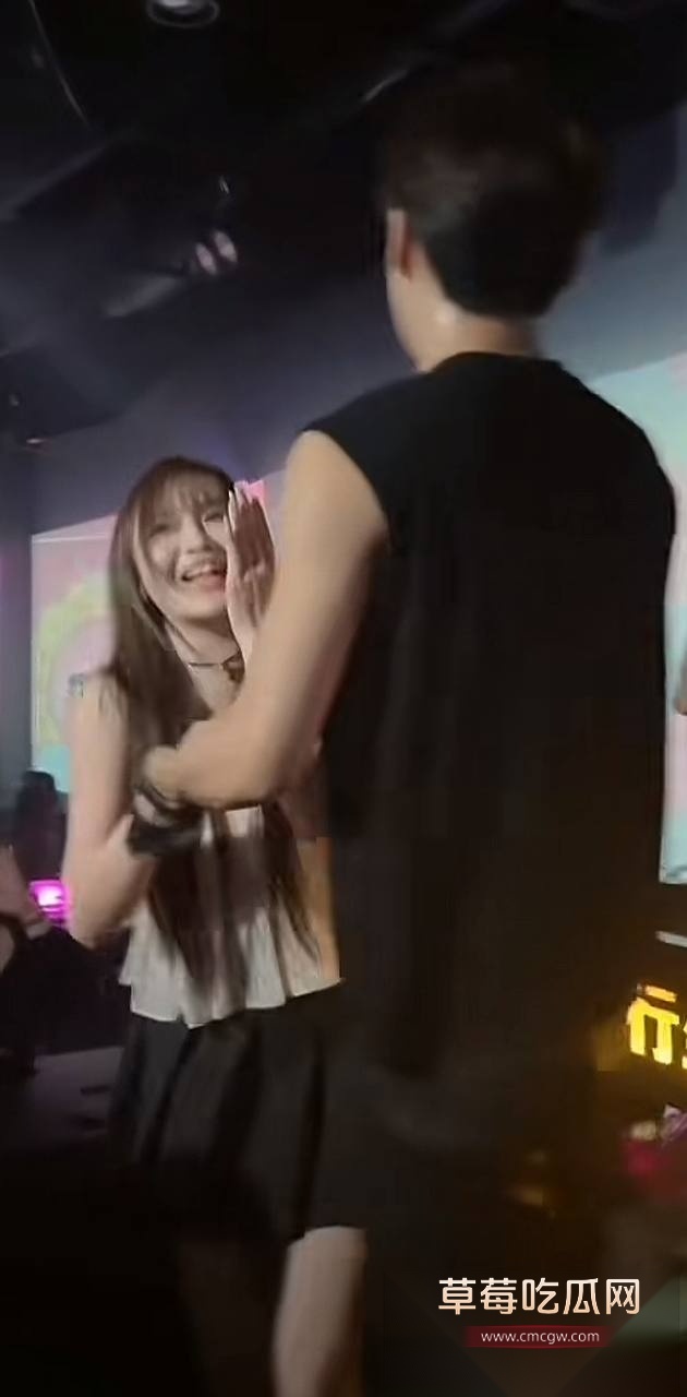 抖音220w粉丝男网红Dylan李善宇被素人女友投稿私生活混乱 不仅聊骚嫖娼而且感染炎症 尿黄色果冻状固体！ 20