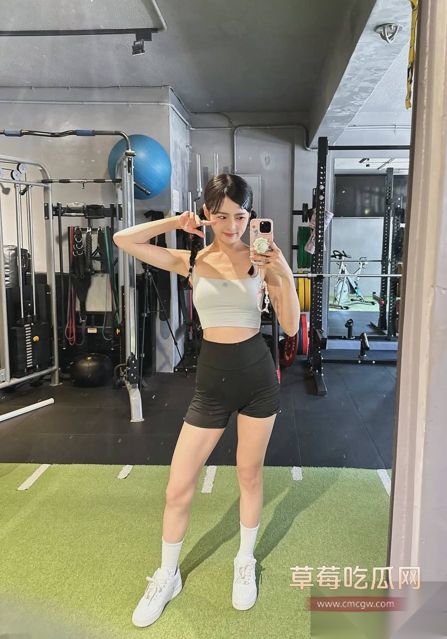 台娱女星简廷芮被曝出轨男星小鲜肉王品澔 二人同行美国期间性爱视频流出 女方绿帽老公 没有的事儿！ 11