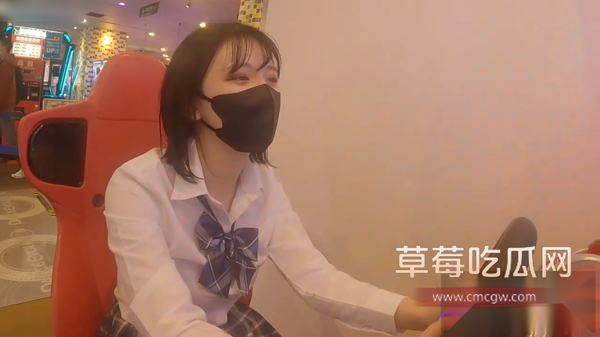 陪天然巨乳少女逛街购物 2