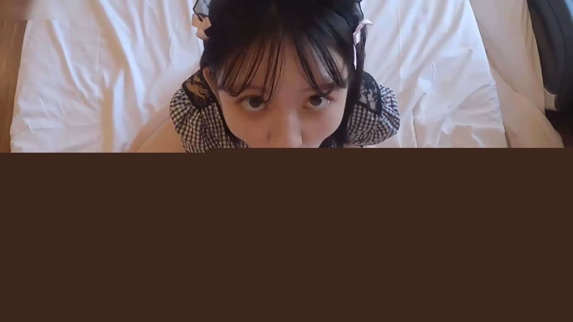 陪天然巨乳少女逛街购物 24