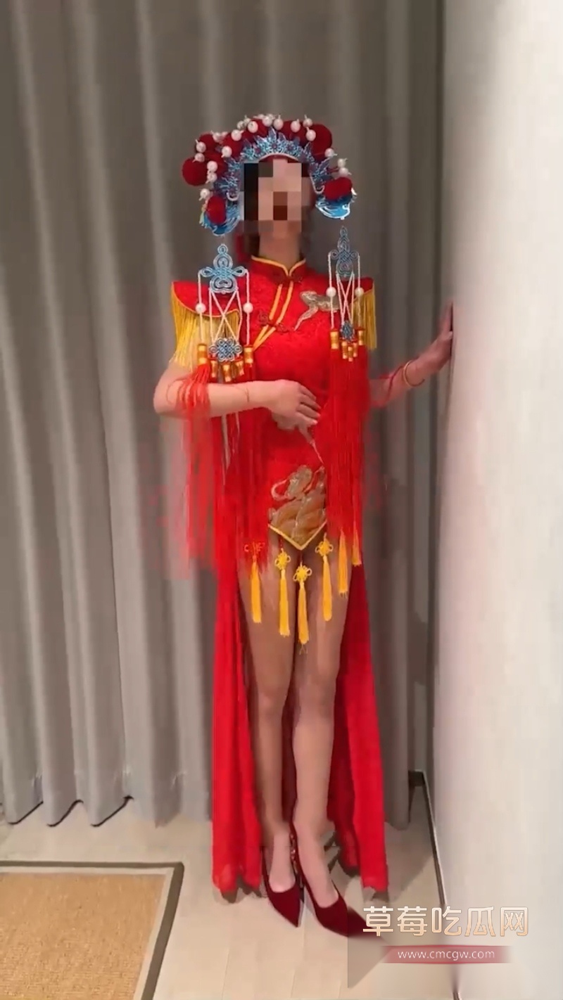 双洞齐插嫂子后庭内射 2 双洞齐插嫂子后庭内射 2