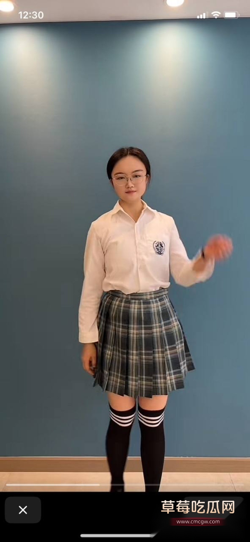 曾经的百万大网红柔术女王肖红丽自从被前夫曝光跟黑人出轨性交视频后 从此声名狼藉 被称为全网骨头最软的贱女人 时常谄媚外男！ 3