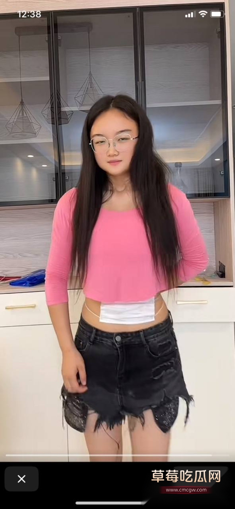 曾经的百万大网红柔术女王肖红丽自从被前夫曝光跟黑人出轨性交视频后 从此声名狼藉 被称为全网骨头最软的贱女人 时常谄媚外男！ 13