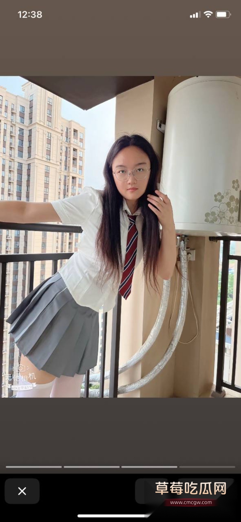 曾经的百万大网红柔术女王肖红丽自从被前夫曝光跟黑人出轨性交视频后 从此声名狼藉 被称为全网骨头最软的贱女人 时常谄媚外男！ 14