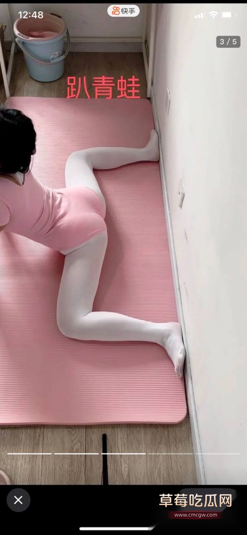 曾经的百万大网红柔术女王肖红丽自从被前夫曝光跟黑人出轨性交视频后 从此声名狼藉 被称为全网骨头最软的贱女人 时常谄媚外男！ 16