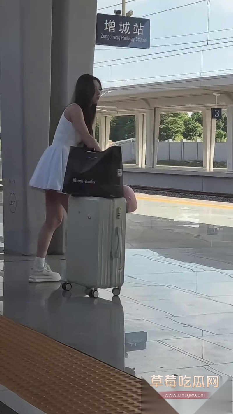 网友高铁偶遇全国可飞的超多气质型咯咯哒 网友因大声要微信惹恼美女 被美女们甩脸拒绝! 8 网友高铁偶遇全国可飞的超多气质型咯咯哒 网友因大声要微信惹恼美女 被美女们甩脸拒绝! 8