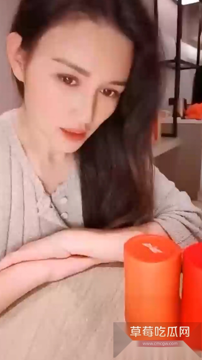 极品小姨子喝醉与亲姐夫玩真心话大冒险 半路露出大奶勾引姐夫 趁姐夫给姐姐打电话口交姐夫大屌 直播被姐夫爆插! 6 极品小姨子喝醉与亲姐夫玩真心话大冒险 半路露出大奶勾引姐夫 趁姐夫给姐姐打电话口交姐夫大屌 直播被姐夫爆插! 6