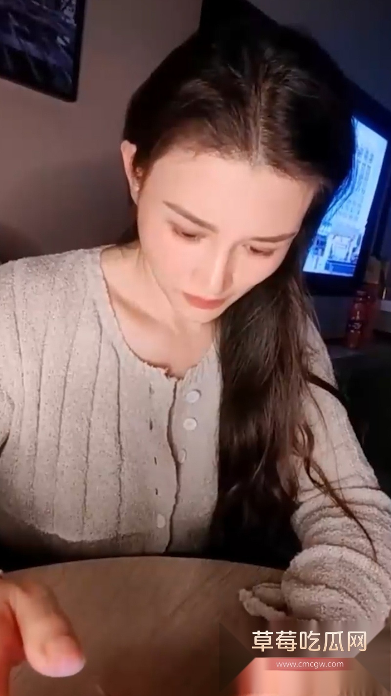 极品小姨子喝醉与亲姐夫玩真心话大冒险 半路露出大奶勾引姐夫 趁姐夫给姐姐打电话口交姐夫大屌 直播被姐夫爆插! 7 极品小姨子喝醉与亲姐夫玩真心话大冒险 半路露出大奶勾引姐夫 趁姐夫给姐姐打电话口交姐夫大屌 直播被姐夫爆插! 7