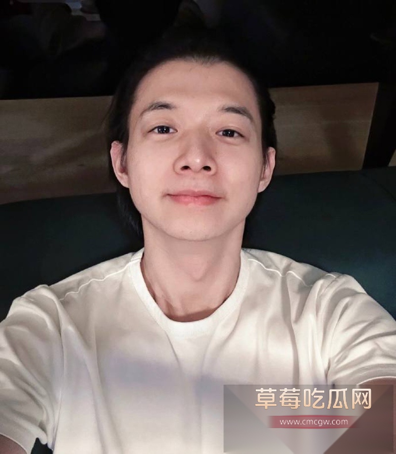 霍尊复出消息冲上热搜 几年前他被女友陈露写小作文曝光出轨嫖娼而宣布退圈 现想当无事发生重新复出圈钱？！ 6