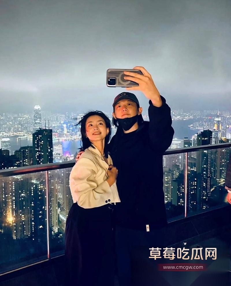 霍尊复出消息冲上热搜 几年前他被女友陈露写小作文曝光出轨嫖娼而宣布退圈 现想当无事发生重新复出圈钱？！ 59