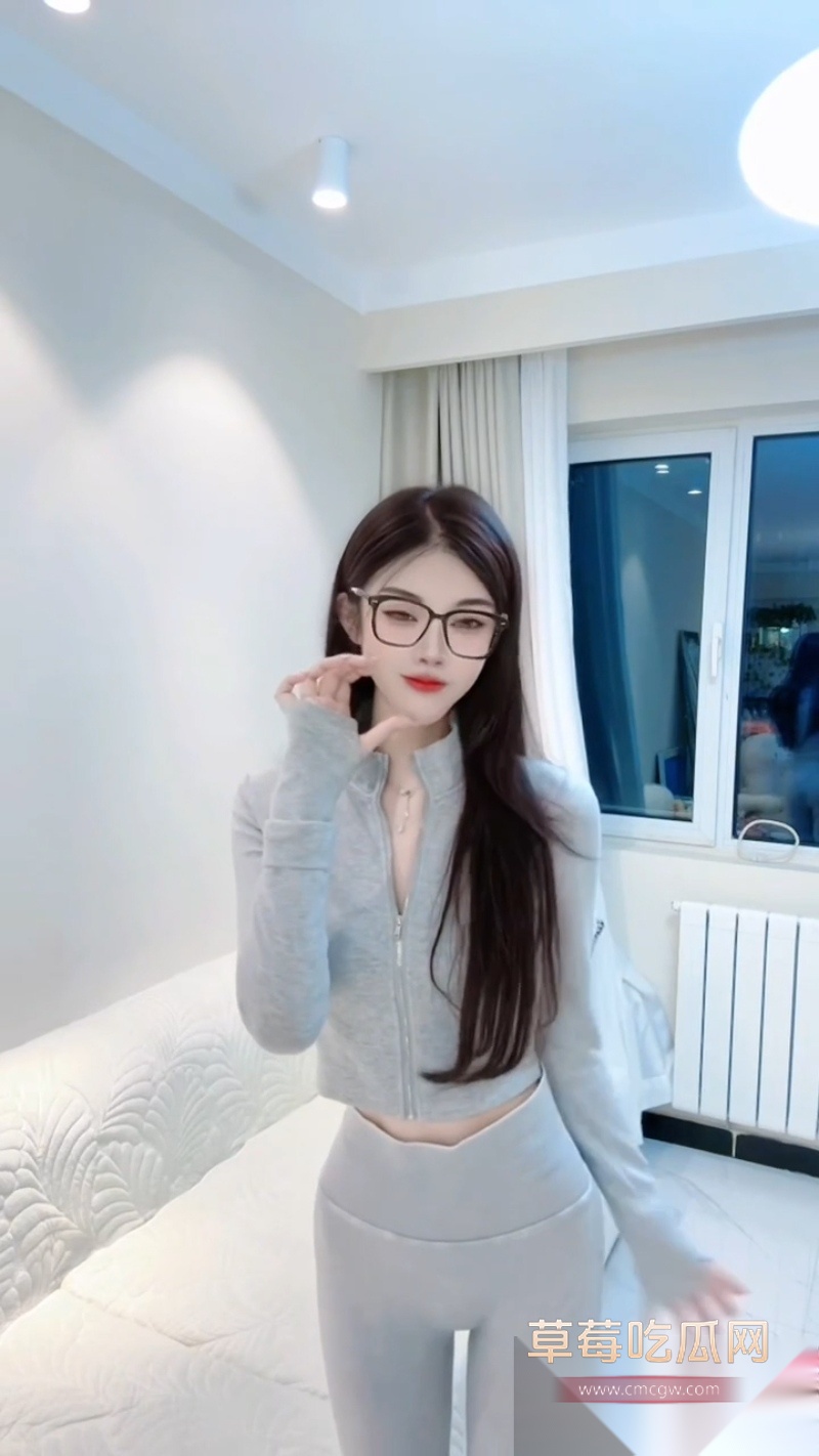 顶级名媛女神 黄丽娜 被金主骑乘猛操合集曝光 这位不让男朋友碰的高冷御姐实际上夜夜在金主胯下承欢！ 11