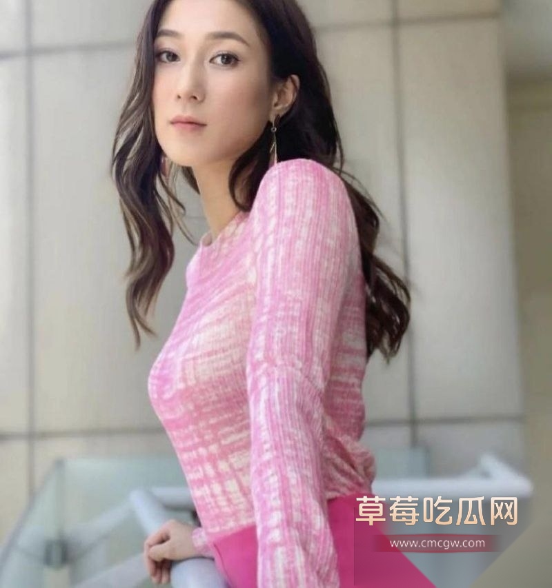 TVB早期花旦 十年诞下三子的好彩妹 钟嘉欣 被曝在加拿大起诉丈夫Jeremy 婚内出轨包养情妇 而且转移财产不给家用 童年女神被丑男坑惨！ 19